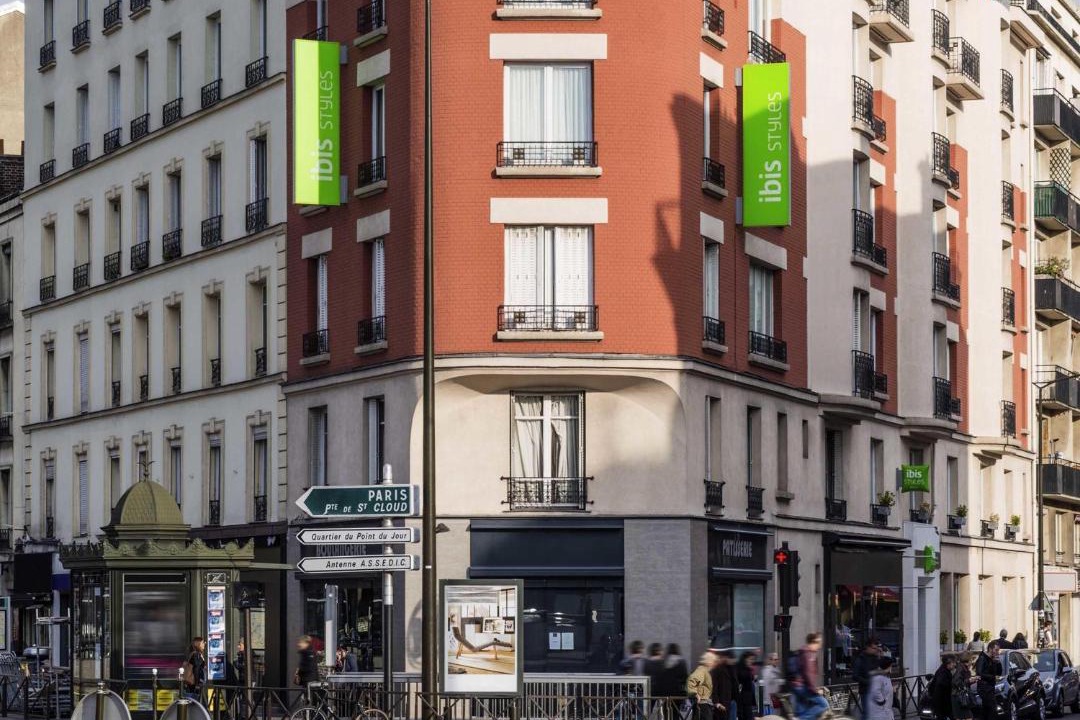 Photo of Buildings in Republique–Point-du-Jour