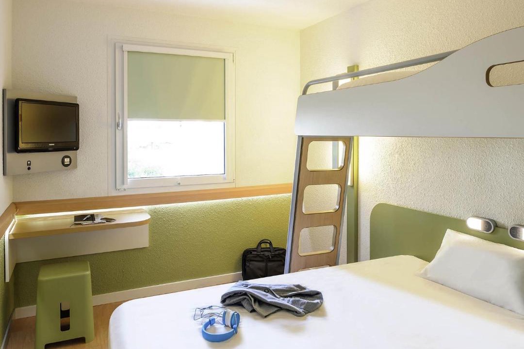 Photo of Bedroom in Saint-Thibault-des-Vignes