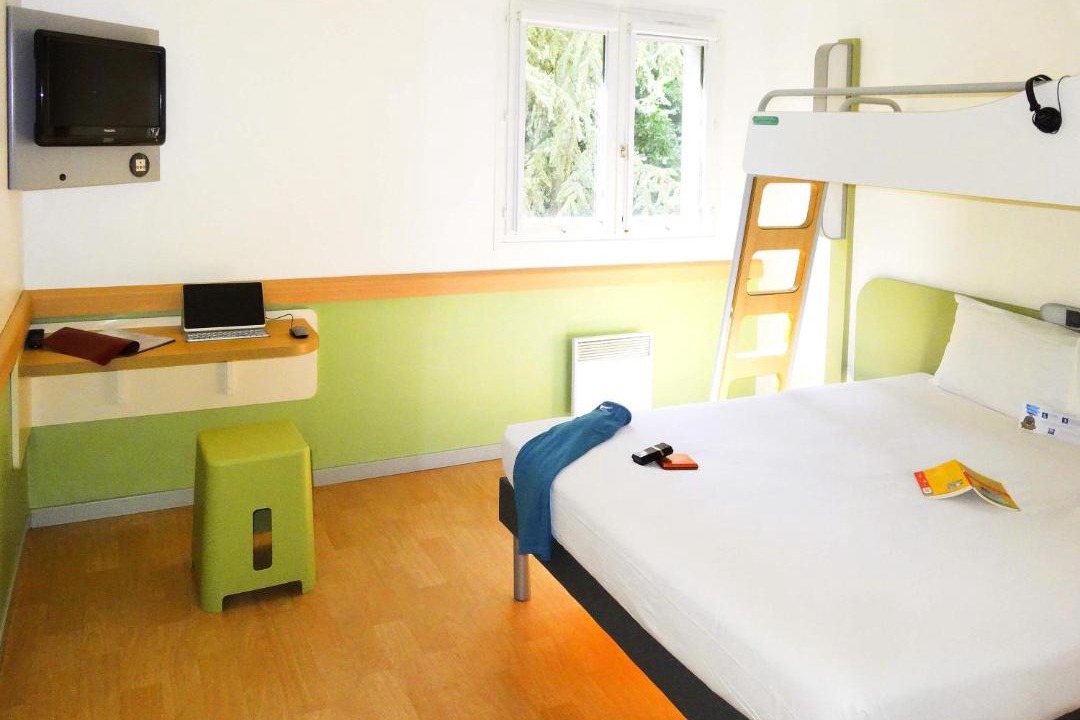 Photo of Bedroom in Saint-Thibault-des-Vignes