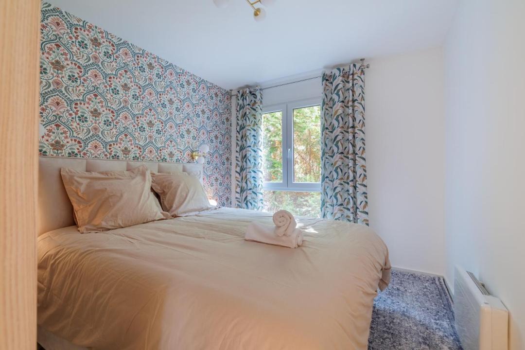 Photo of Bedroom in Les Puces de Saint-Ouen
