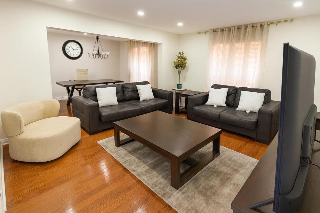 Photo of Livingroom in Orangeville