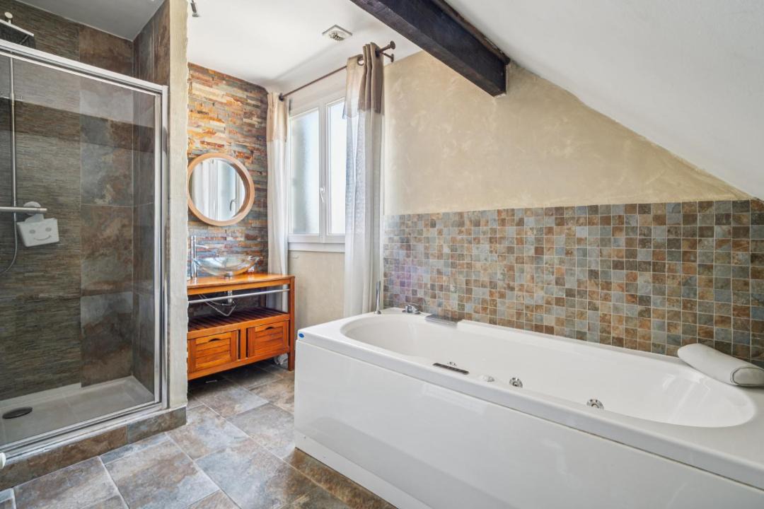 Photo of Bathroom in Roissy-en-France