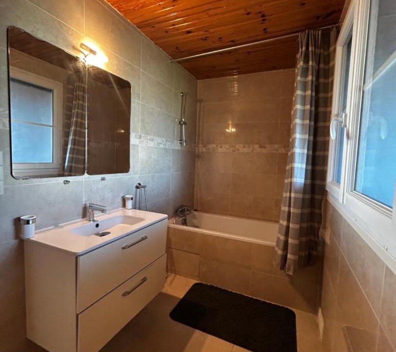 Photo of Bathroom in Chelles