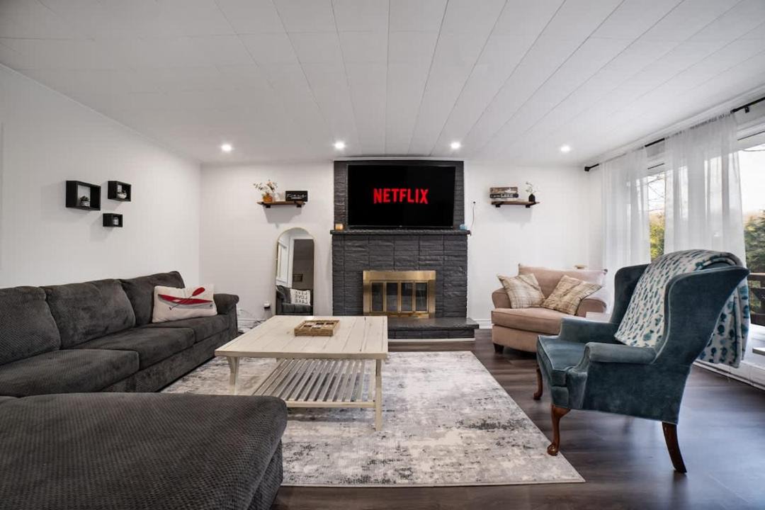 Photo of Livingroom in Bracebridge