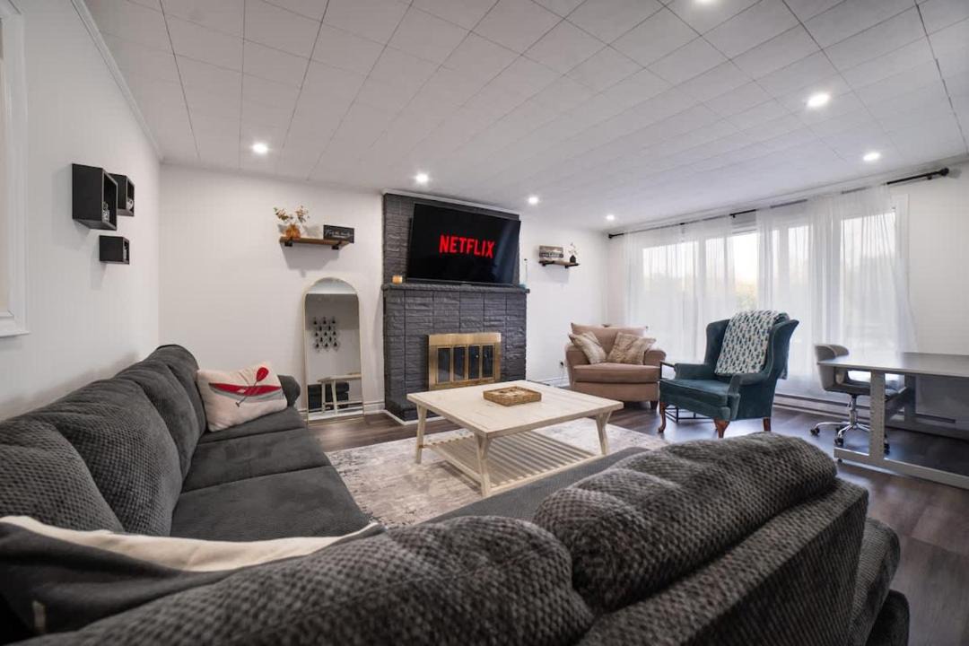 Photo of Livingroom in Bracebridge