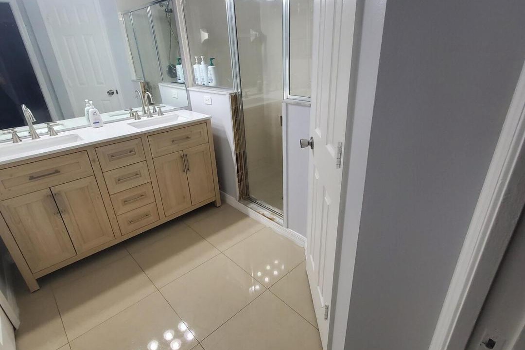 Photo of Bathroom in Crescent Lakes