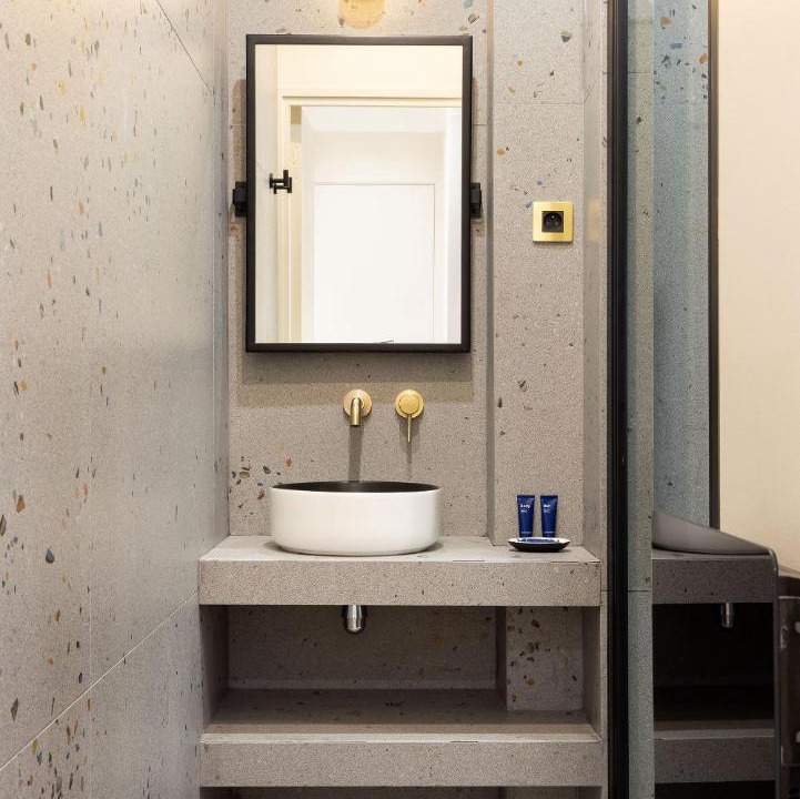 Photo of Bathroom in Quartier de la Salpetriere