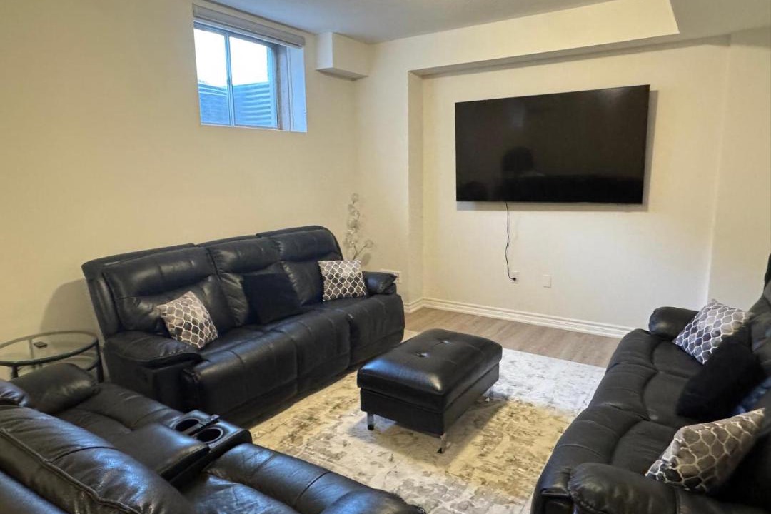 Photo of Livingroom in Oakville