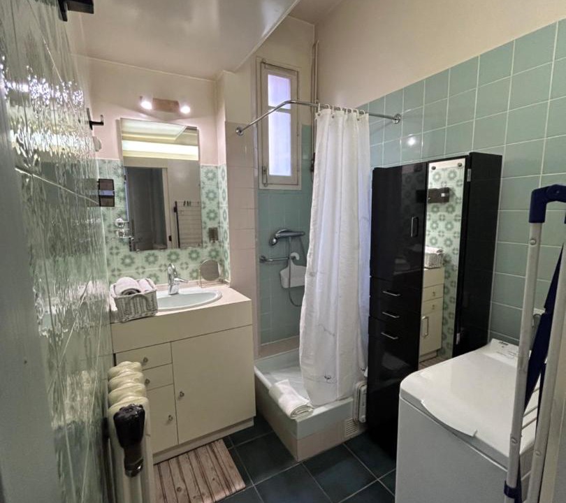 Photo of Bathroom in Porte-Saint-Martin