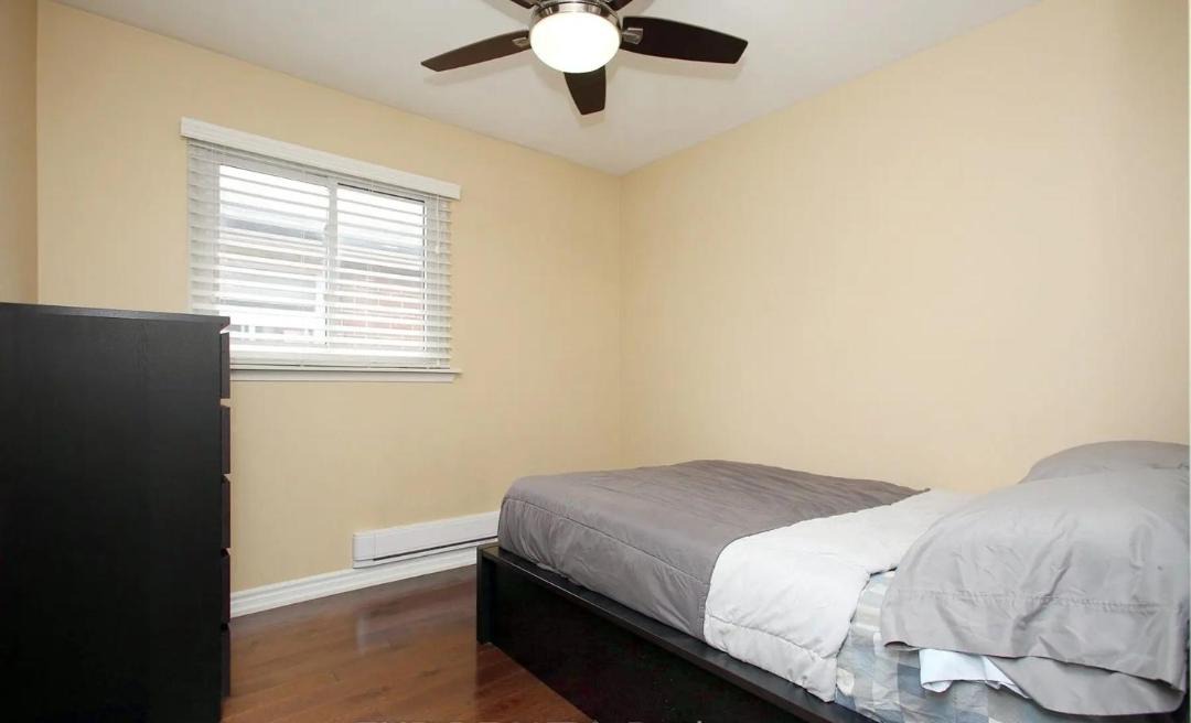 Photo of Bedroom in Woodbine Gardens