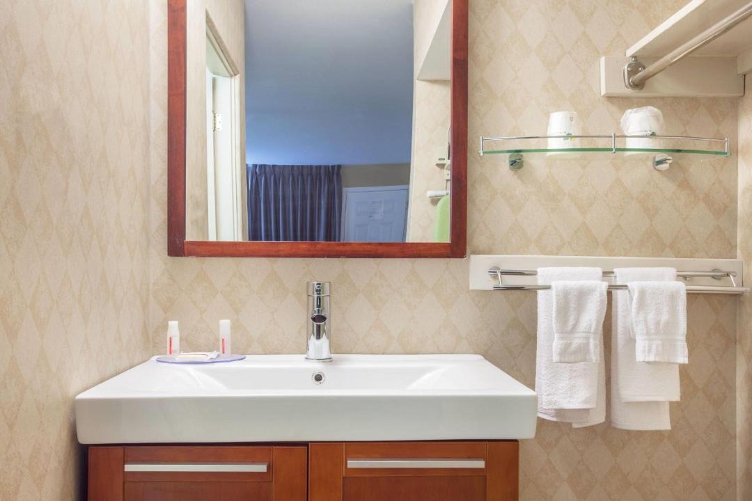 Photo of Bathroom in Sunnyside