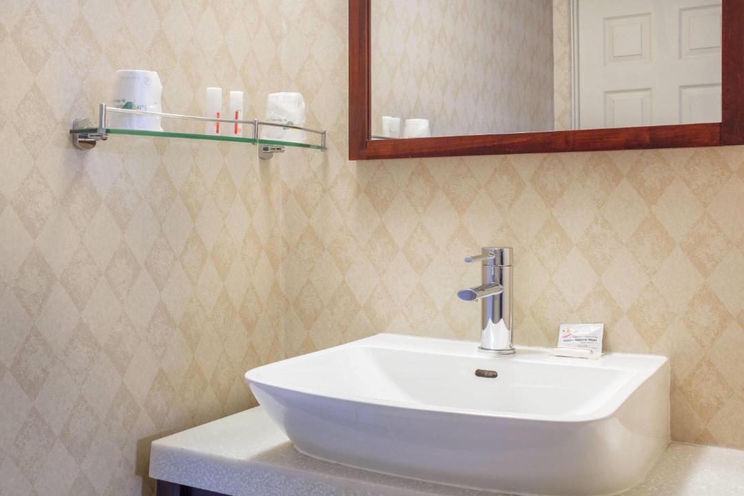 Photo of Bathroom in Sunnyside