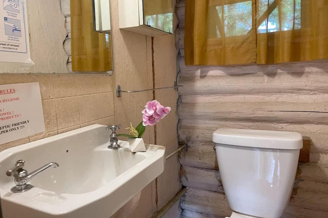Photo of Bathroom in Rosedale