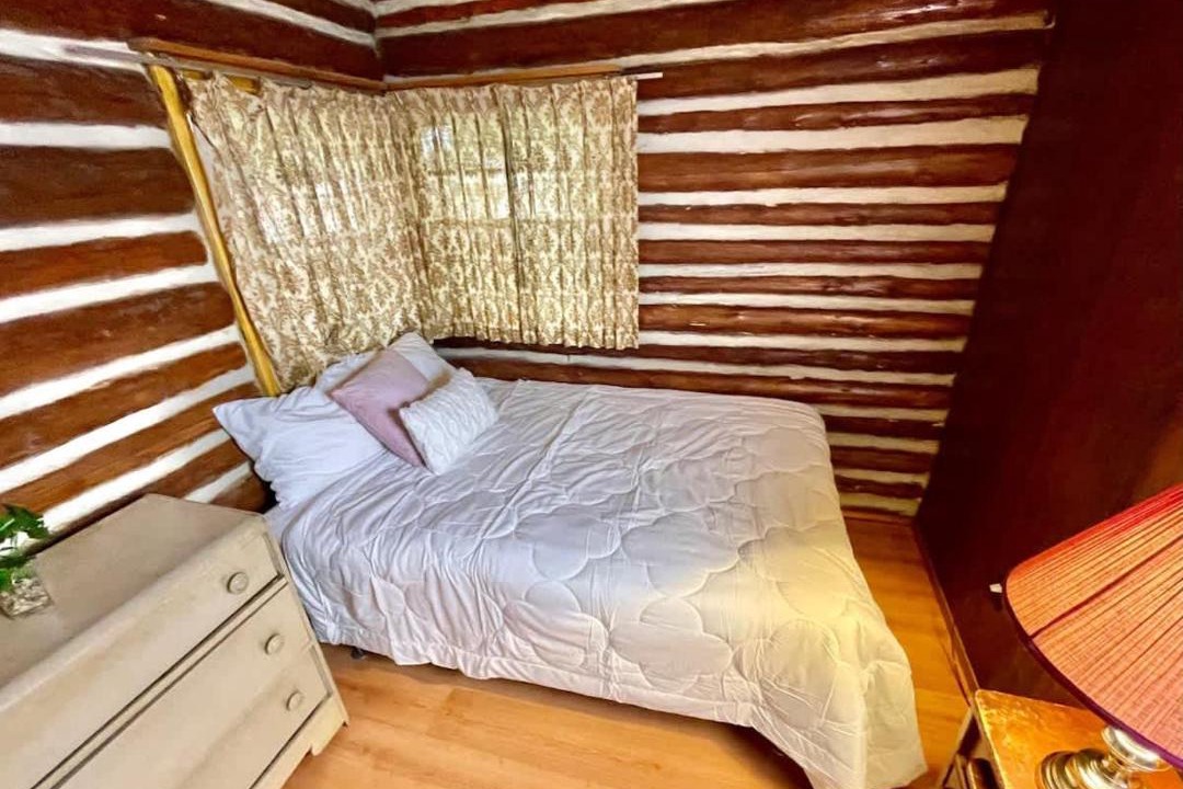 Photo of Bedroom in Rosedale