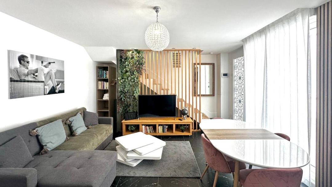 Photo of Livingroom in La Varenne Saint-Hilaire