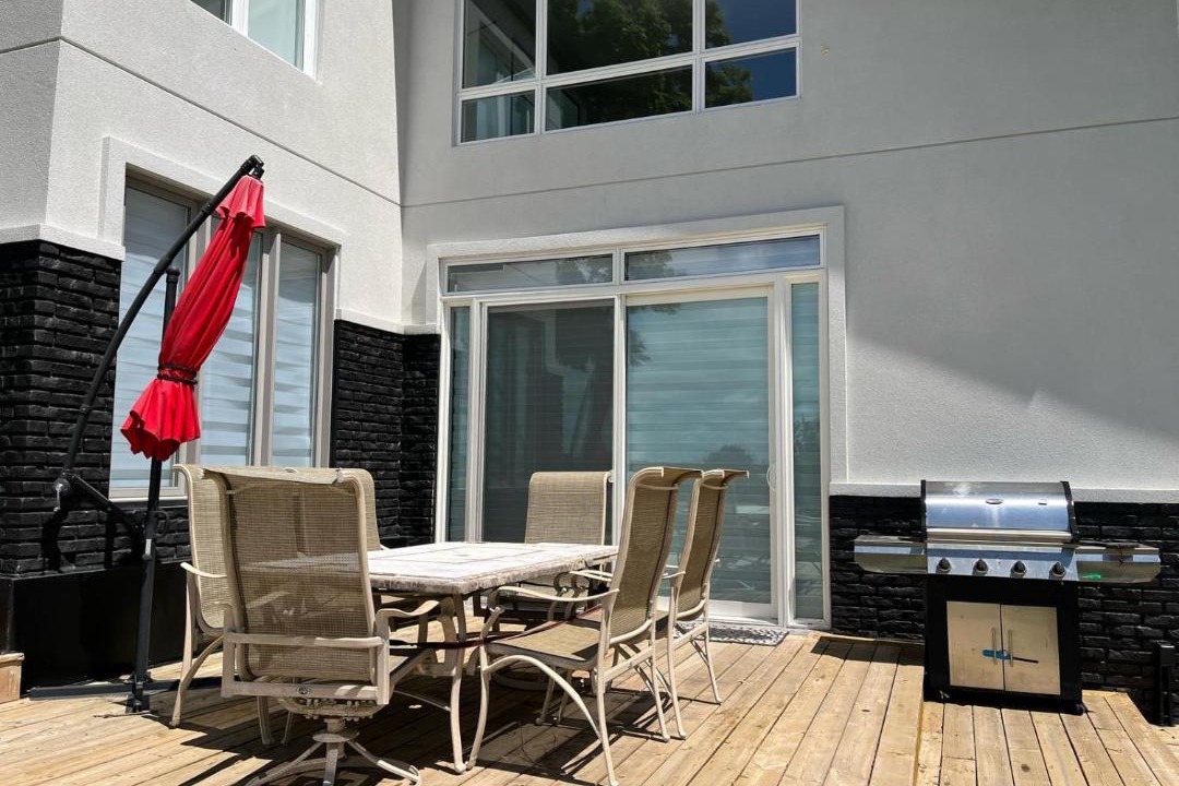 Photo of Patio Balcony in Bradford West Gwillimbury