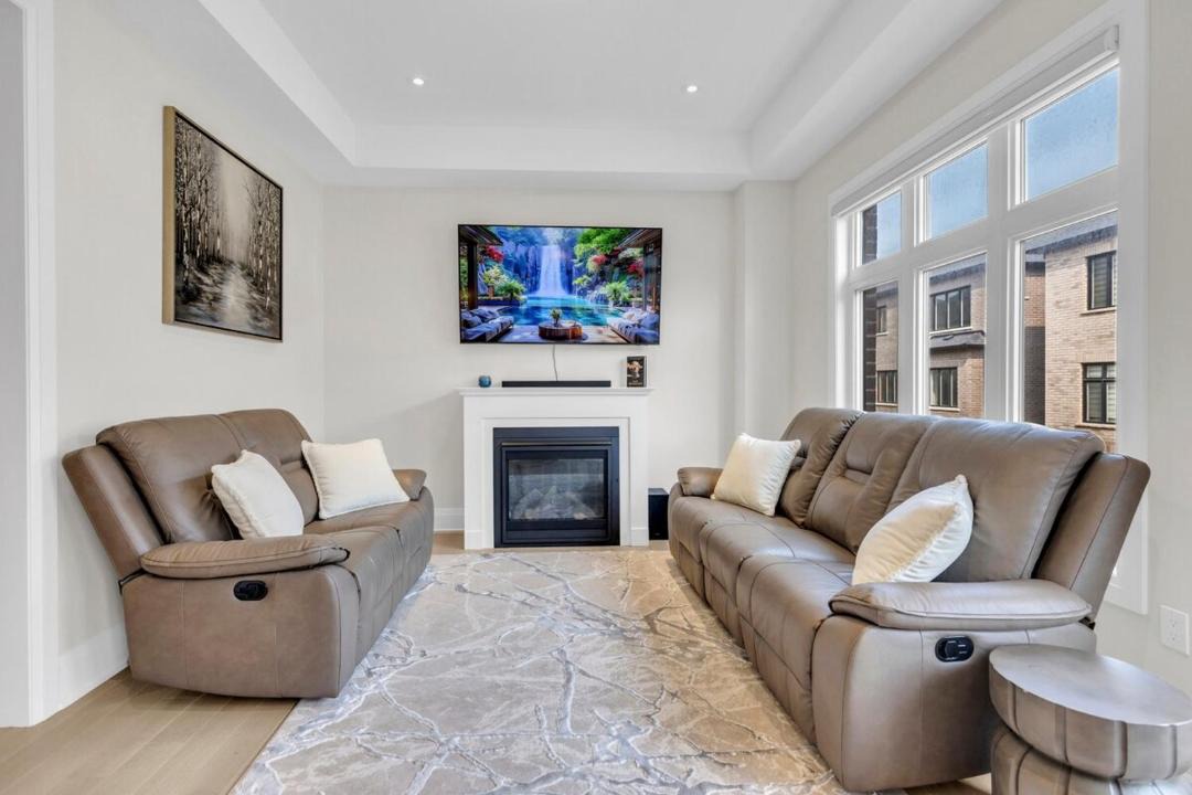 Photo of Livingroom in Oakville