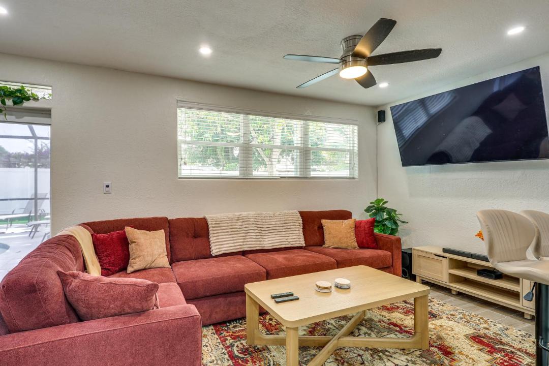 Photo of Livingroom in Lauderhill