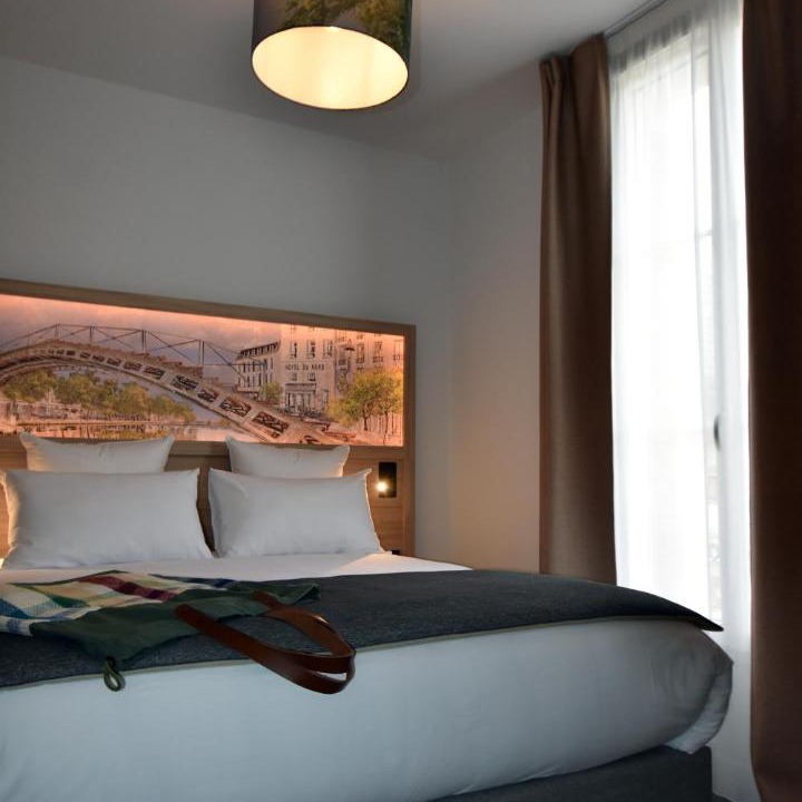 Photo of Bedroom in Republique–Point-du-Jour
