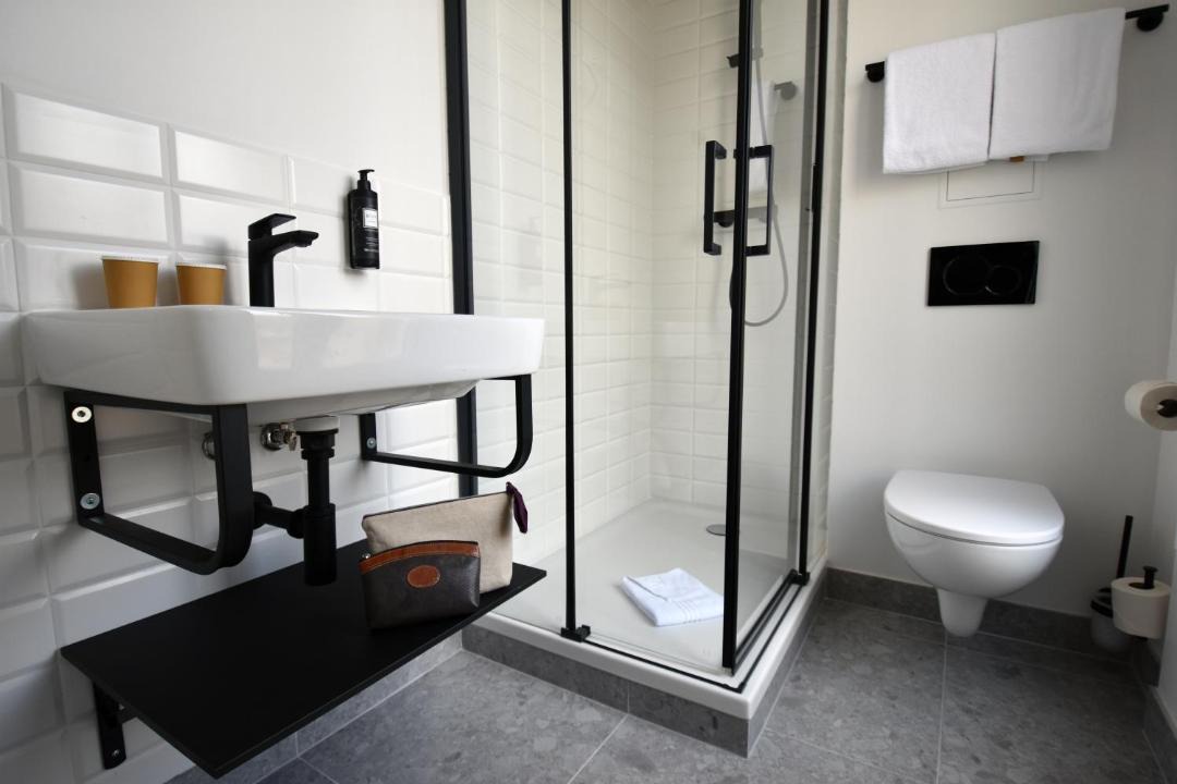 Photo of Bathroom in Republique–Point-du-Jour
