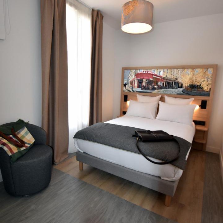 Photo of Bedroom in Republique–Point-du-Jour