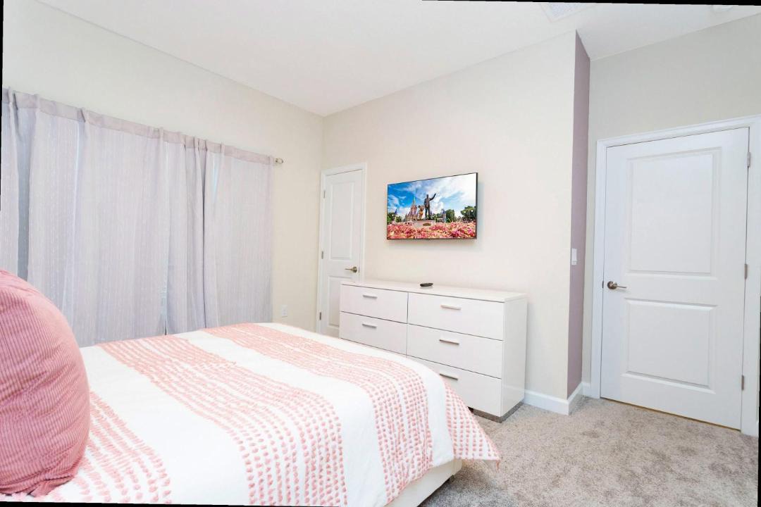 Photo of Bedroom in Bay Lake