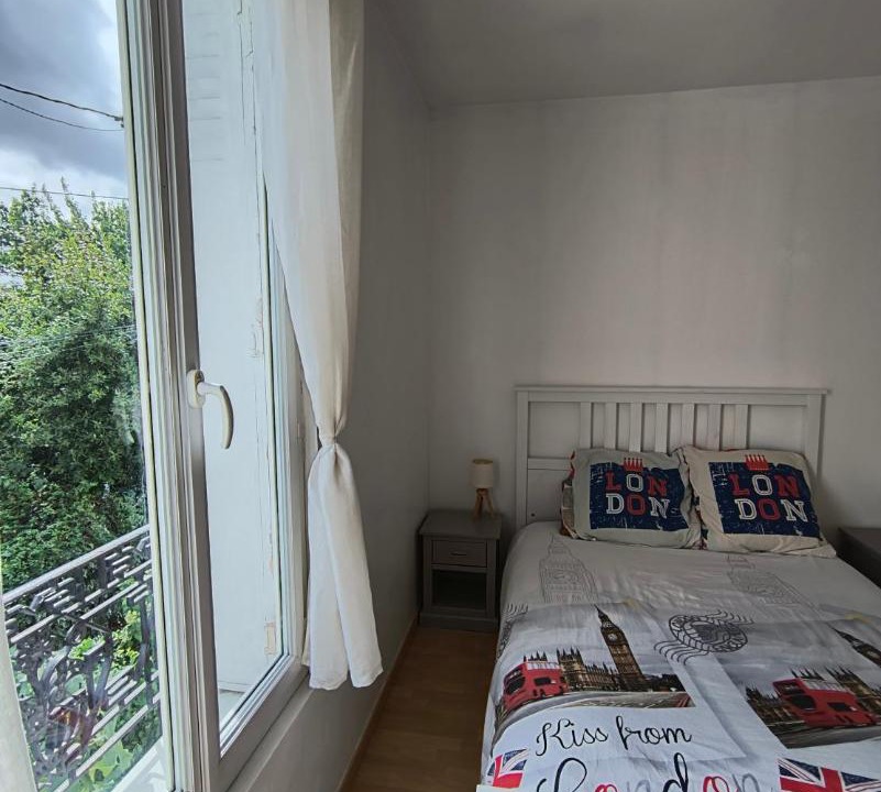 Photo of Bedroom in Epinay-sur-Seine