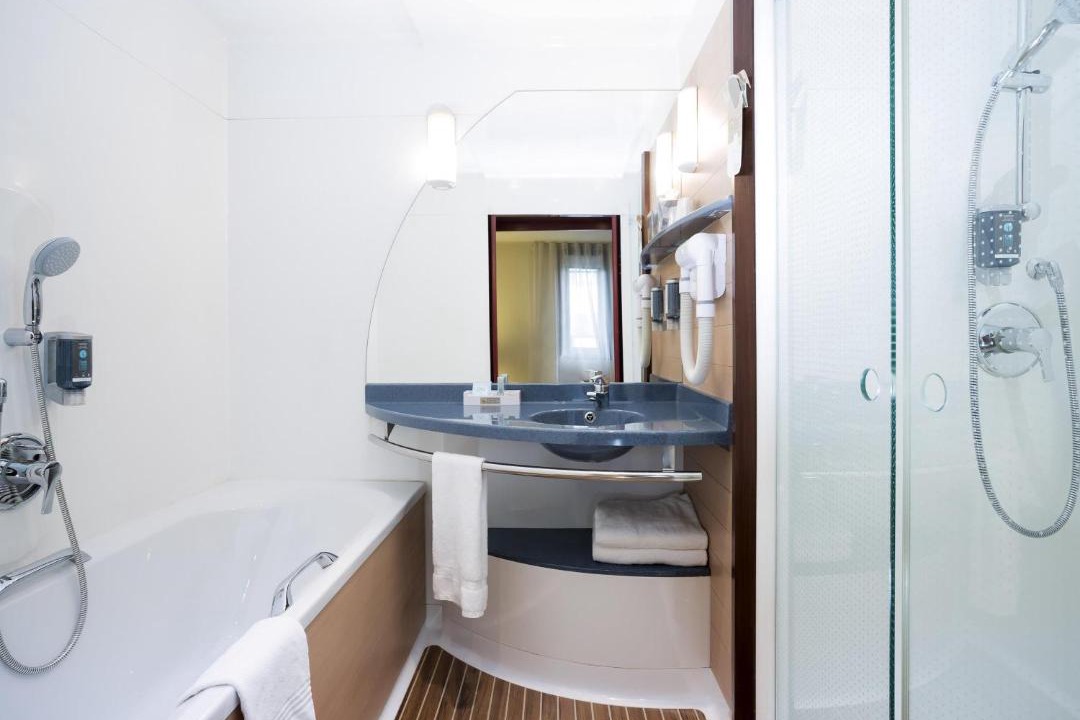 Photo of Bathroom in Charonne