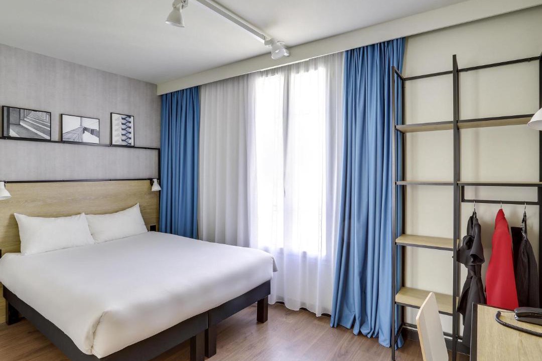 Photo of Bedroom in Levallois-Perret
