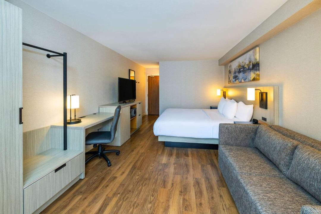 Photo of Bedroom in Parry Sound