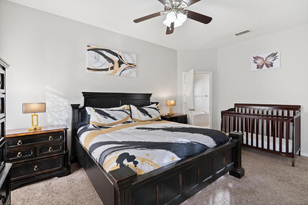 Photo of Bedroom in Lake Davenport Estates