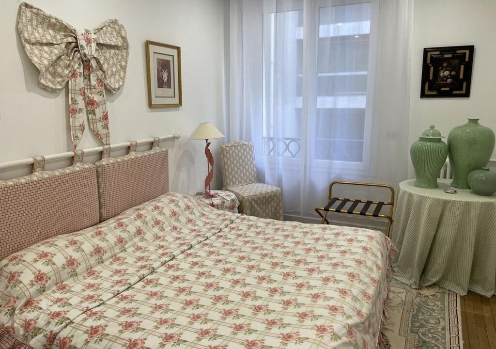 Photo of Bedroom in Chaillot