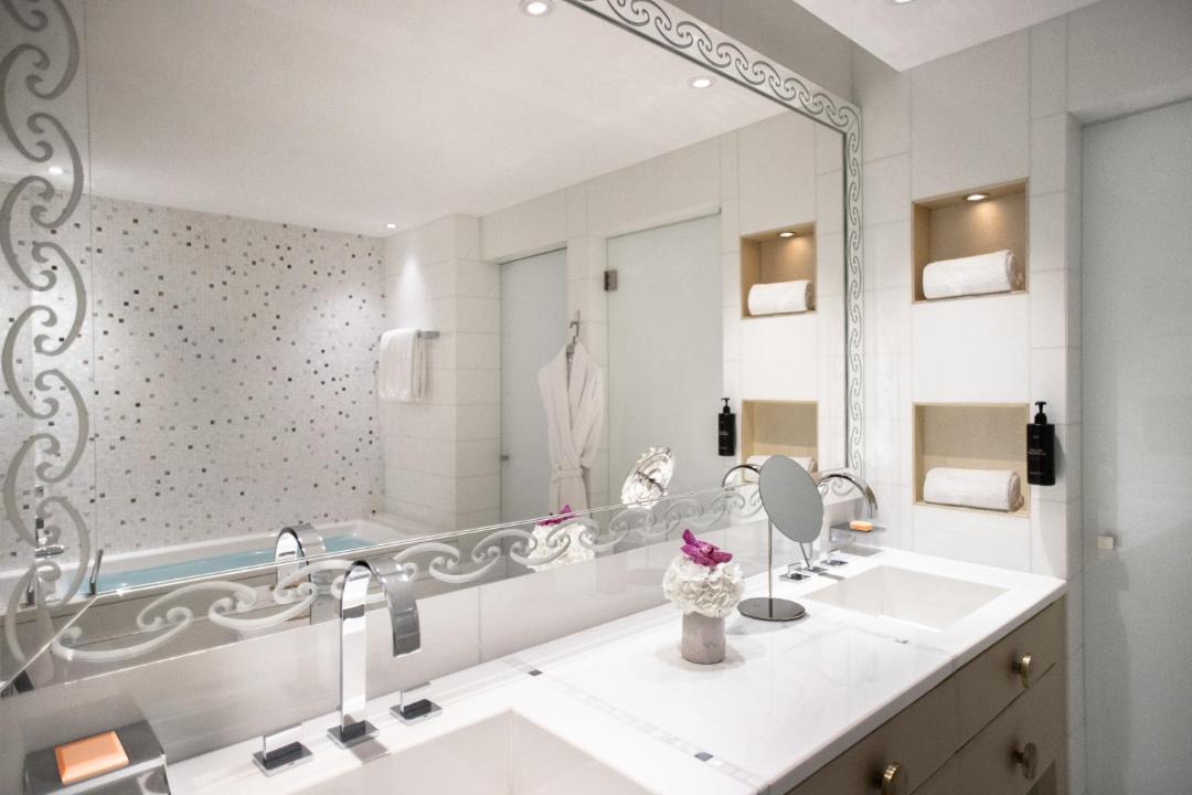 Photo of Bathroom in Quartier de la Place-Vendome