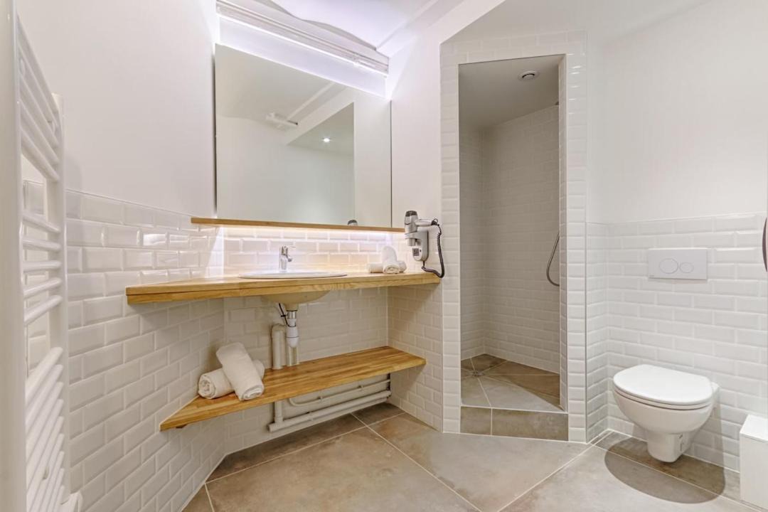 Photo of Bathroom in Quartier de la Plaine-de-Monceaux