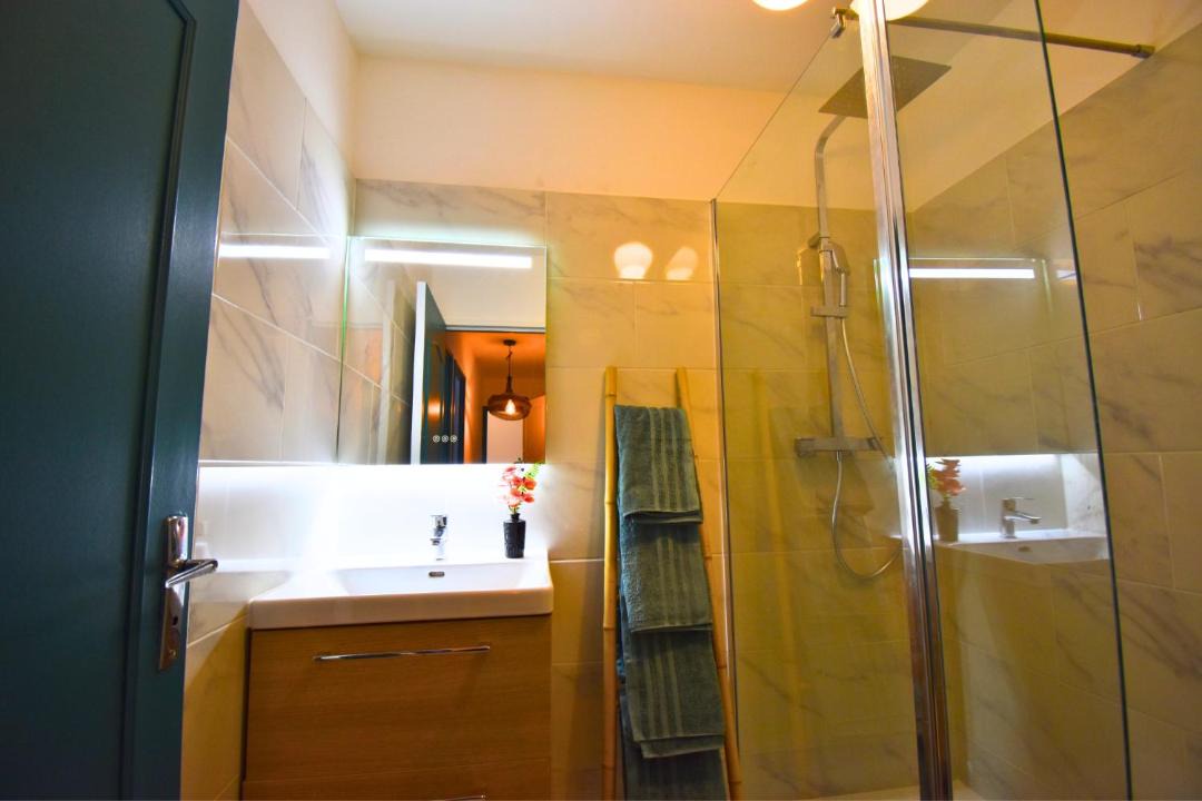 Photo of Bathroom in Aubervilliers