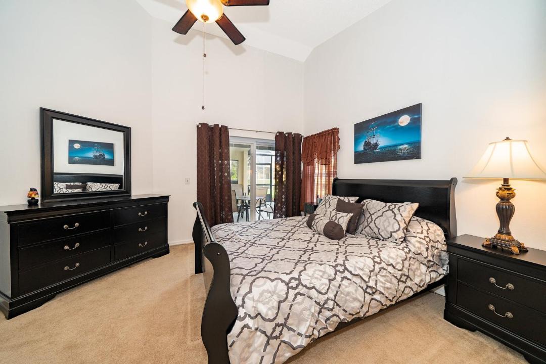 Photo of Bedroom in Crescent Lakes