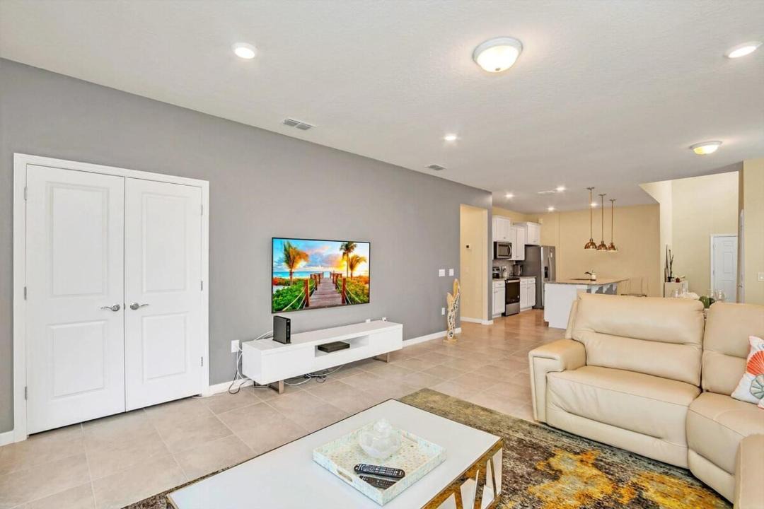 Photo of Livingroom in Davenport