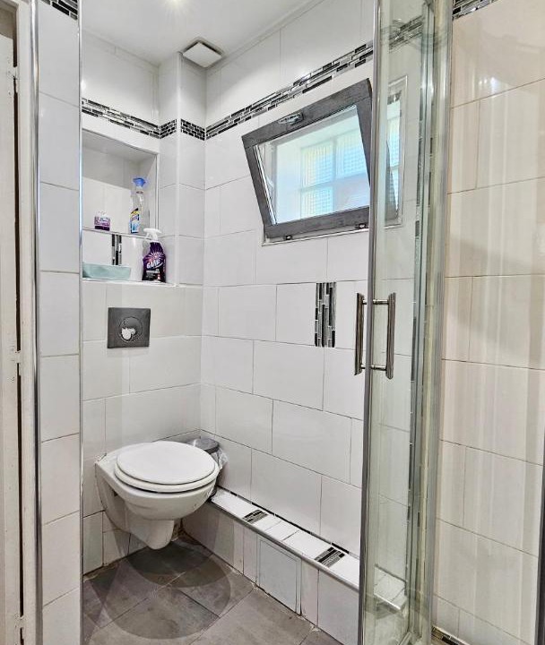 Photo of Bathroom in Stains
