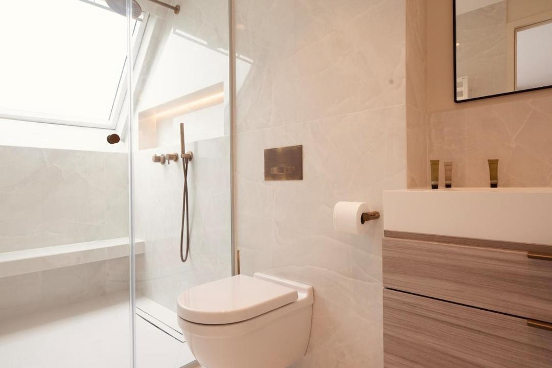 Photo of Bathroom in Quartier de la Place-Vendome