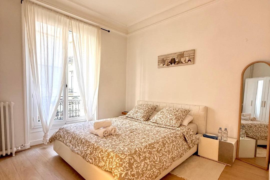 Photo of Bedroom in Champs-Elysees