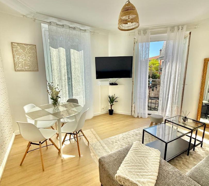 Photo of Livingroom in Les Lilas