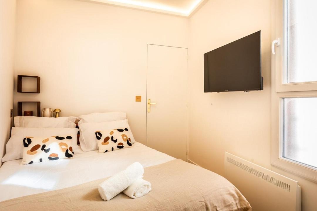 Photo of Bedroom in Pere Lachaise