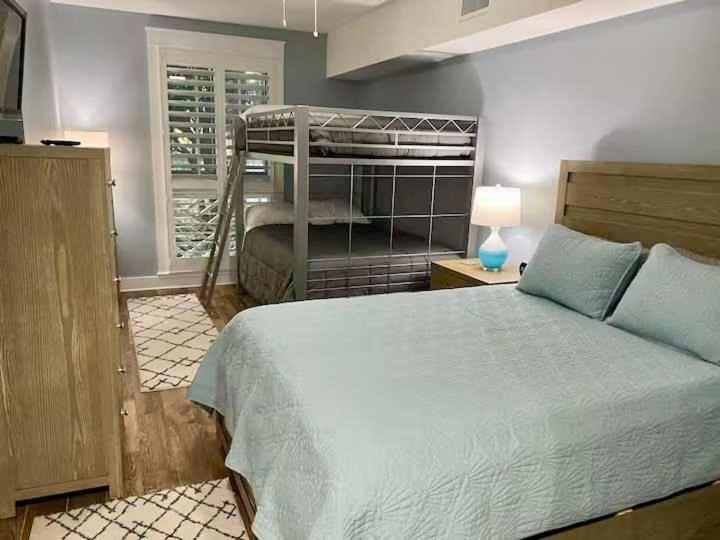 Photo of Bedroom in Baytowne Wharf