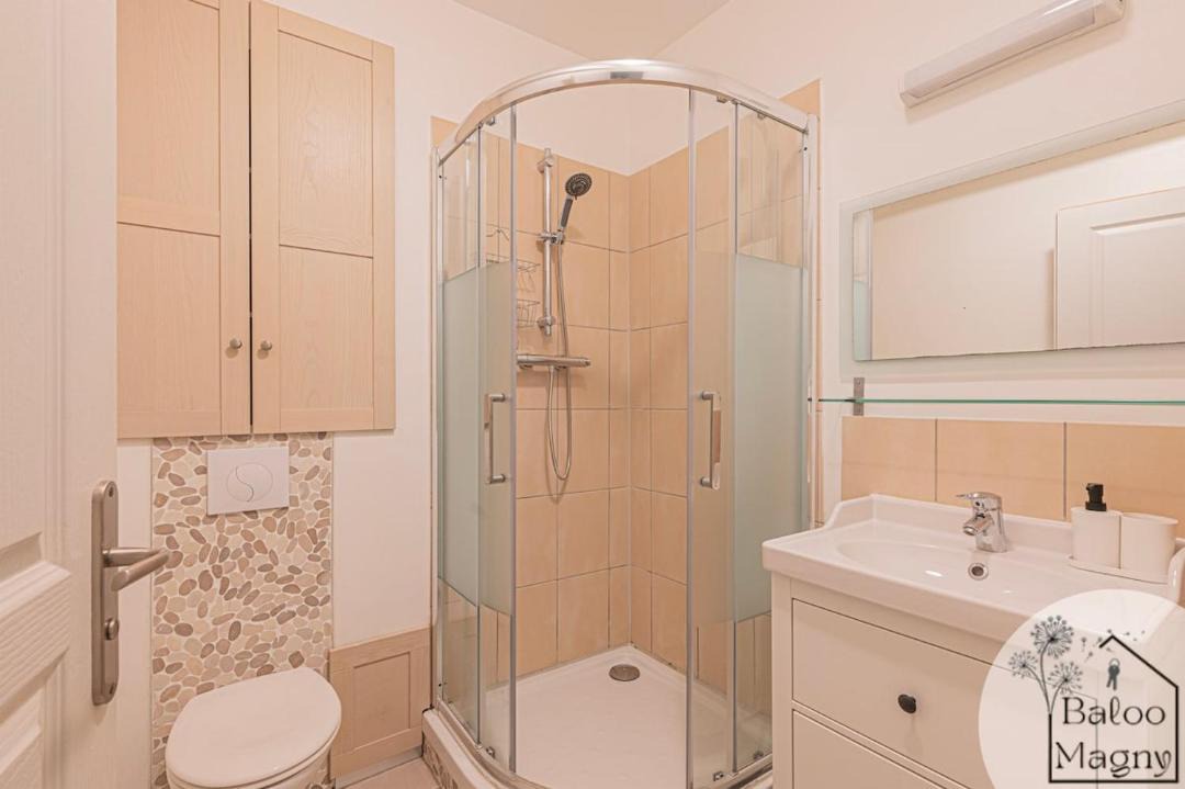 Photo of Bathroom in Magny-le-Hongre
