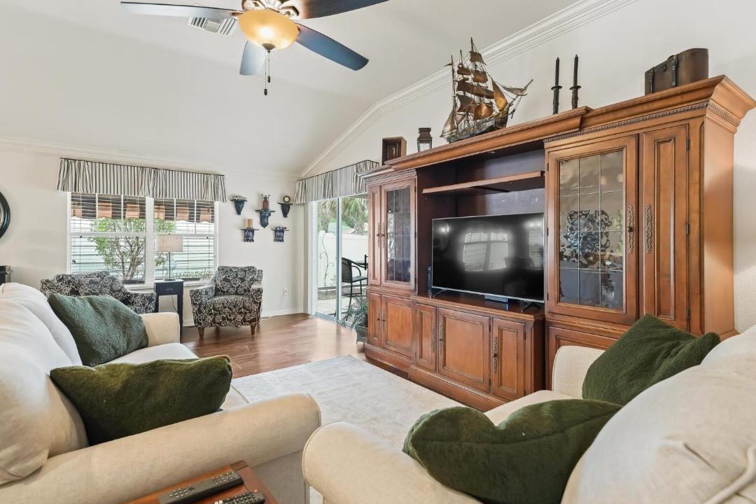 Photo of Livingroom in Lake Sumter Landing