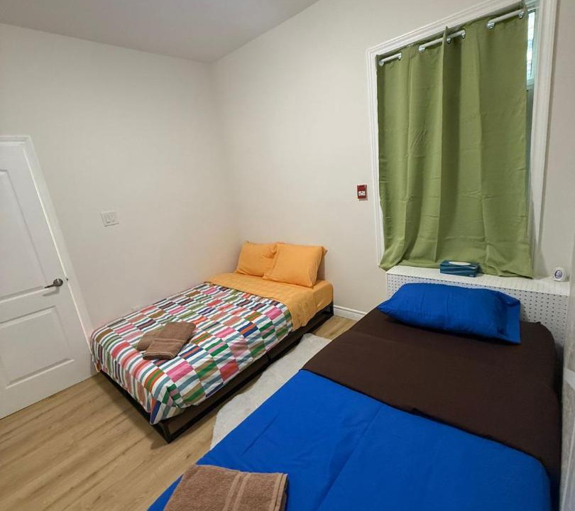 Photo of Bedroom in Bay Street Corridor