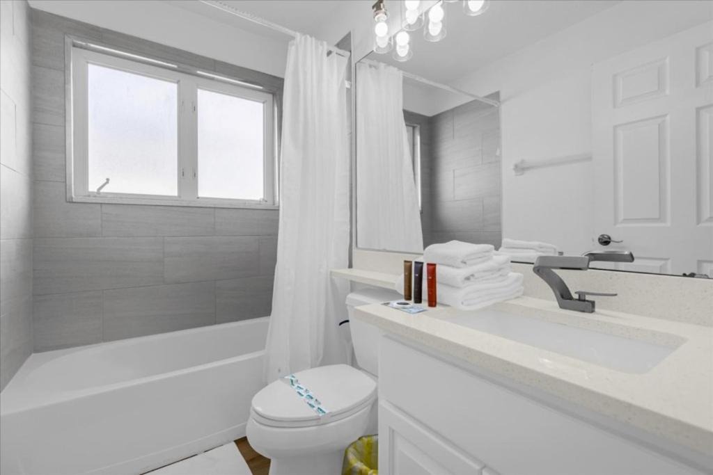 Photo of Bathroom in Sunset Lakes
