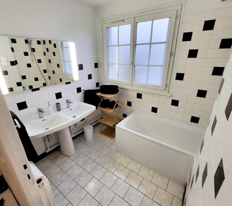 Photo of Bathroom in Tremblay-en-France