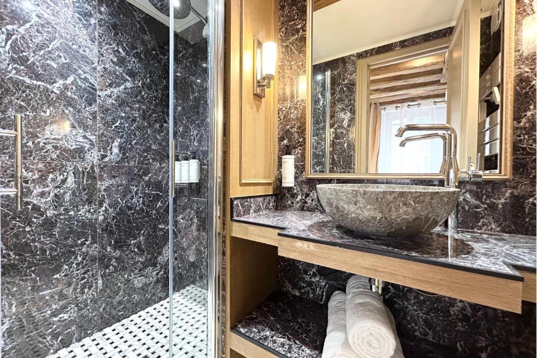 Photo of Bathroom in Quartier des Invalides