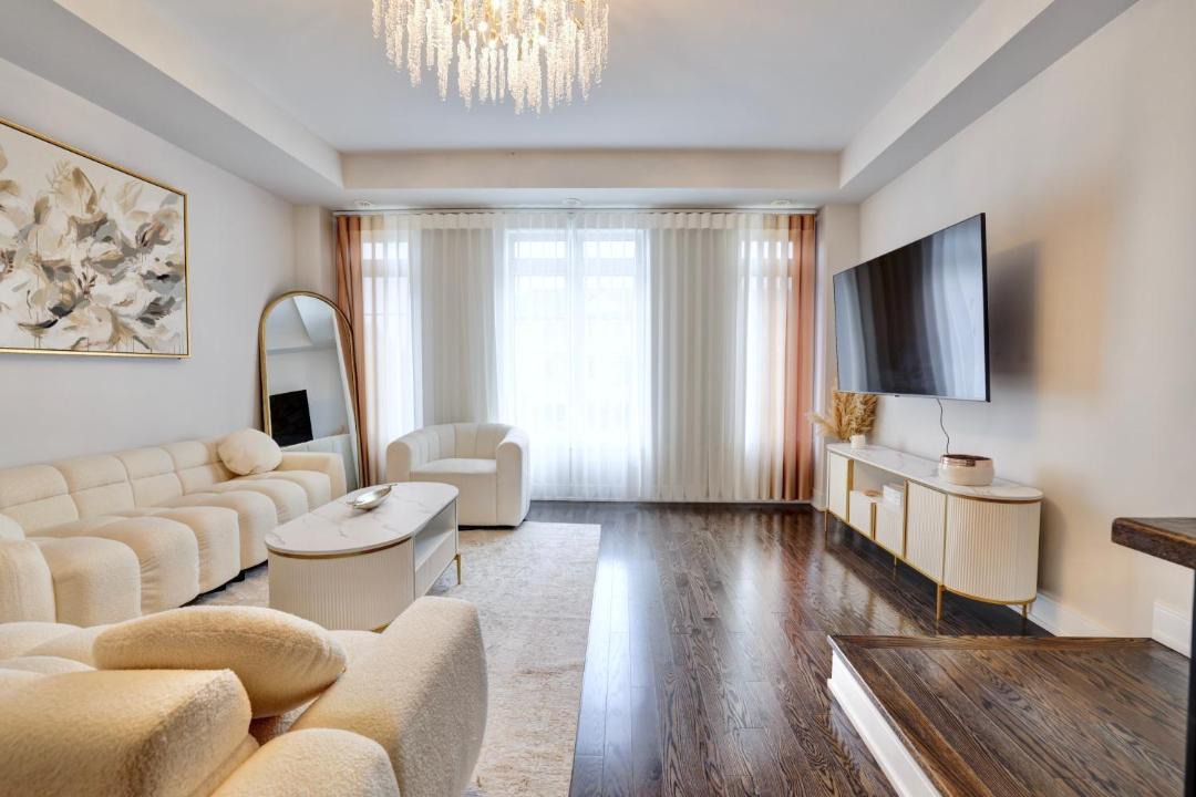 Photo of Livingroom in Lakeview